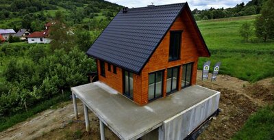 Drewniana elewacja gotowa - budowa domu w technologii kanadyjskiej zakończona, Juszczyna Żywiec