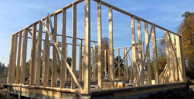 Budowa konstrukcji szkieletu drewnianego w Czechowicach-Dziedzicach