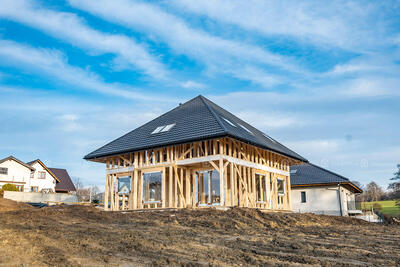 Budowa dachu domu szkieletowego w Wodzisławiu Śląskim