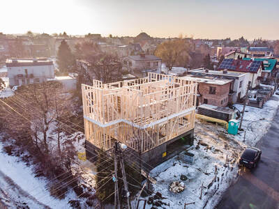 Budowa konstrukcji domu szkieletowego w Mikołowie