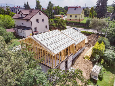 Budowa konstrukcji domu kanadyjskiego w Bielsku-Białej