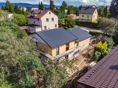 Montaż dachu na domu w technologii szkieletowej w Bielsku-Białej