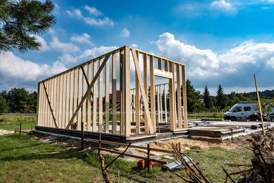 Budowa konstrukcji domu szkieletowego w miejscowości Chechło koło Olkusza